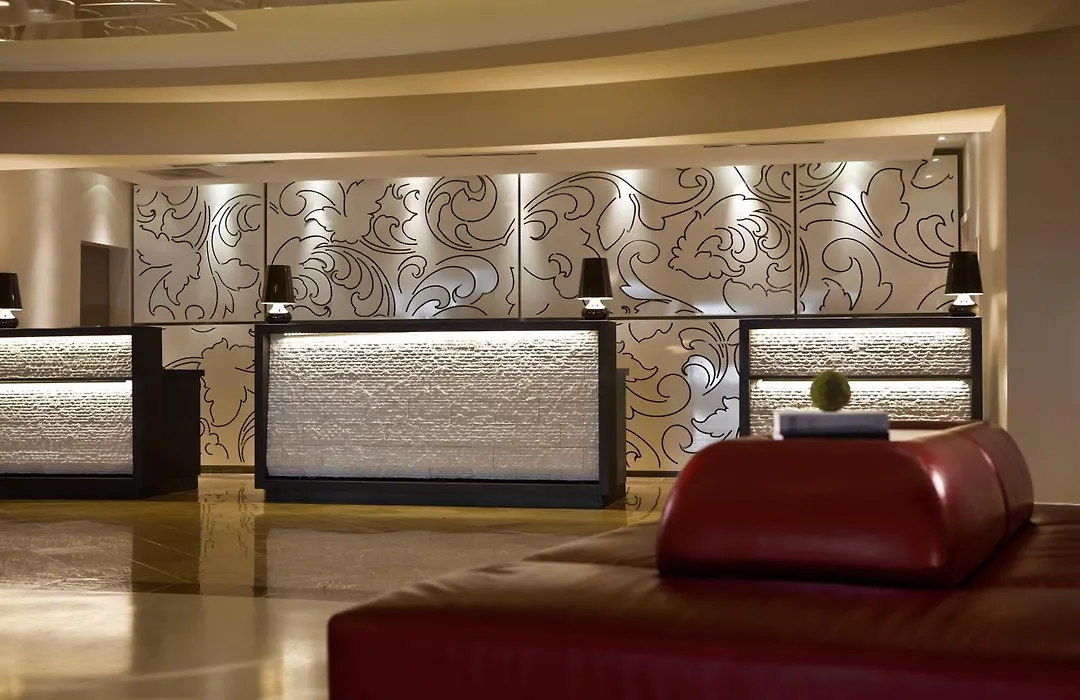 Renaissance Newark Airport Hotel-1