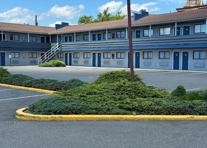 Ritz Motel Elizabeth